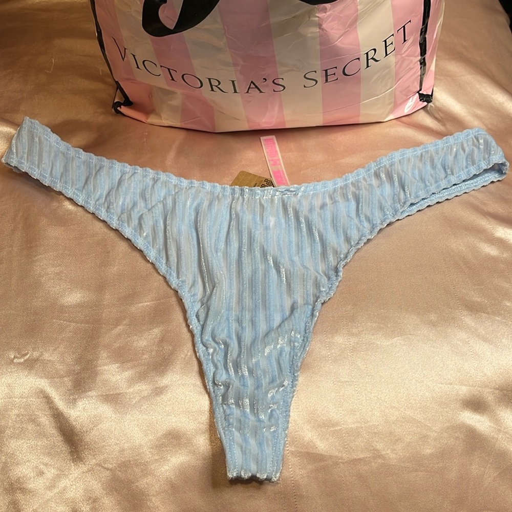 VS pink Thong